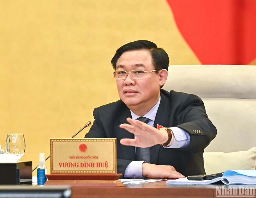 Chủ tịch Quốc hội Vương Đình Huệ góp ý vào dự án Luật Kinh doanh bất động sản (sửa đổi). (Ảnh: DUY LINH)