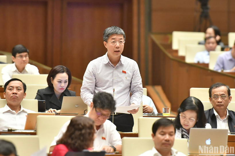 Đại biểu Quốc hội Nguyễn Mạnh Hùng (đoàn Cần Thơ) góp ý kiến hoàn thiện dự thảo Luật Thủ đô (sửa đổi). (Ảnh: ĐĂNG KHOA)