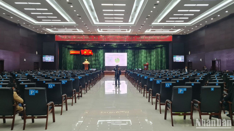 Hội nghị quán triệt các văn bản mới của Trung ương tại điểm cầu chính.