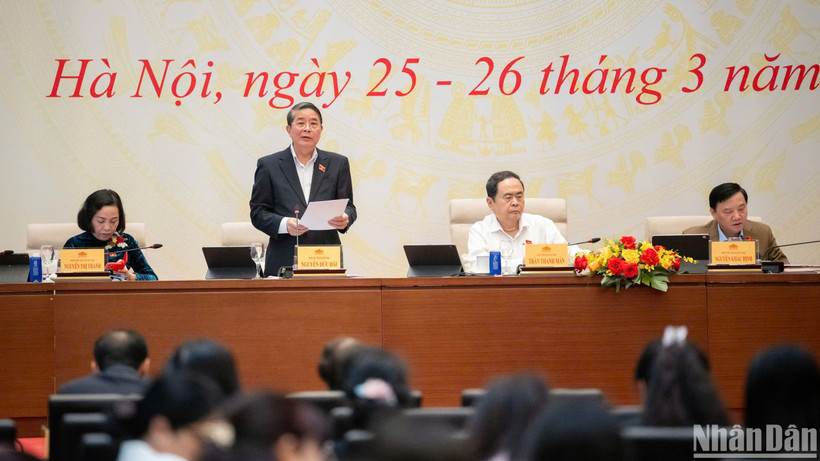 Phó Chủ tịch Quốc hội Nguyễn Đức Hải điều hành phiên họp sáng 25/3. (Ảnh: DUY LINH)