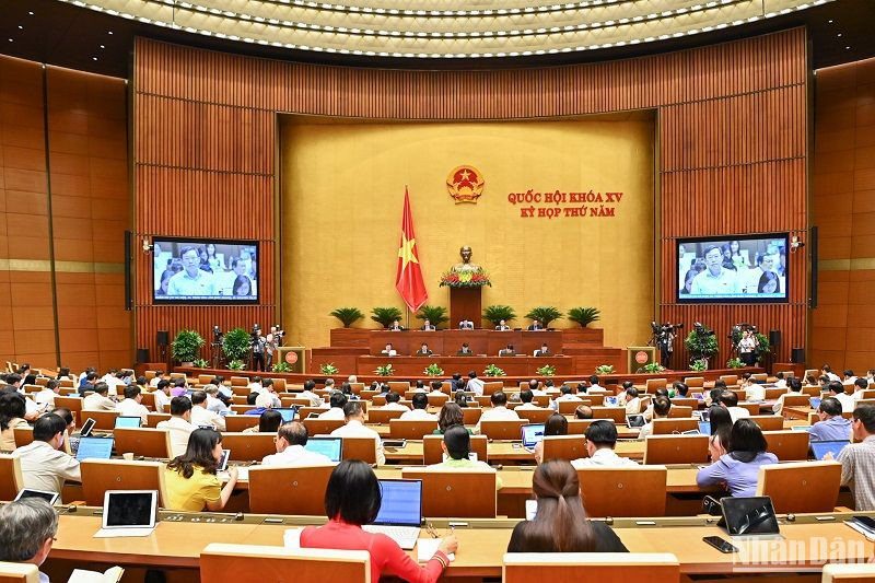 Quang cảnh phiên thảo luận ở hội trường ngày 31/5. (Ảnh: DUY LINH)