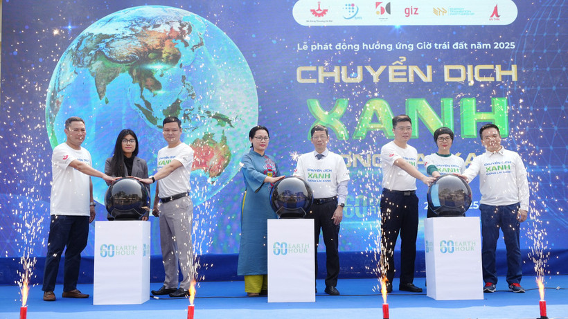 Lễ phát động hưởng ứng Giờ Trái đất 2025 với chủ đề “Chuyển dịch xanh - Tương lai xanh”.