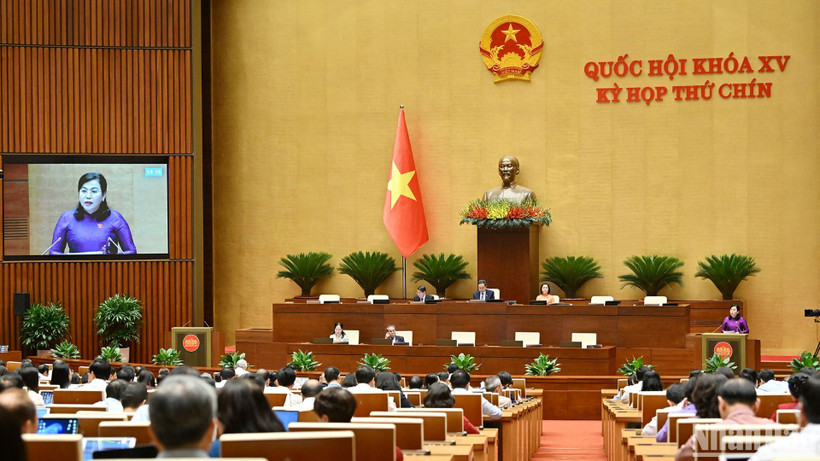Quang cảnh phiên họp ở hội trường sáng 12/5. (Ảnh: THỦY NGUYÊN)