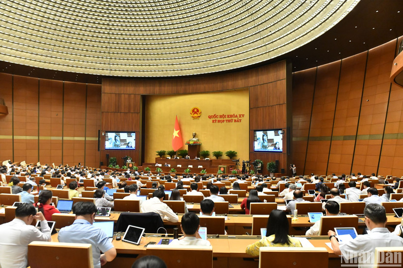 Quang cảnh phiên thảo luận ở hội trường chiều 23/5. (Ảnh: ĐĂNG KHOA)