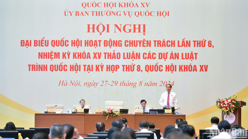 Phó Chủ tịch Quốc hội Trần Quang Phương điều hành nội dung thảo luận về dự án Luật Phòng cháy, chữa cháy và cứu nạn, cứu hộ sáng 28/8. (Ảnh: DUY LINH)