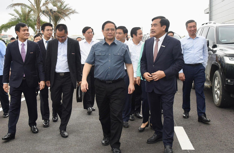 Thủ tướng Phạm Minh Chính thăm Nhà máy sản xuất, lắp ráp ô-tô Hyundai Thành Công. (Ảnh: Trần Hải)