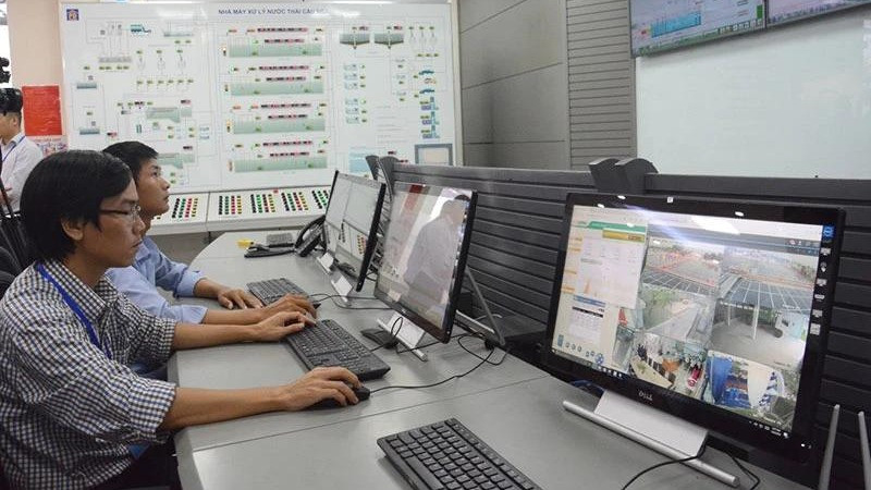 Vận hành Nhà máy xử lý nước thải Cầu Ngà, huyện Hoài Đức. 