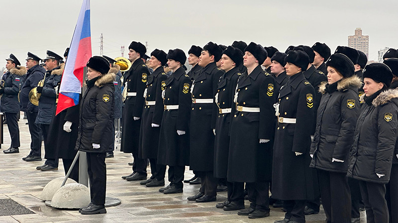 Buổi lễ diễn ra trang trọng trên bến sông Bắc của Moskva. (Ảnh: THÙY VÂN)