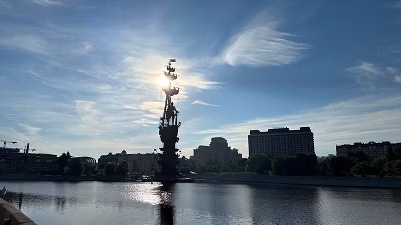 Tượng Peter Đại đế trên dòng sông Moskva. (Ảnh: THÙY VÂN)