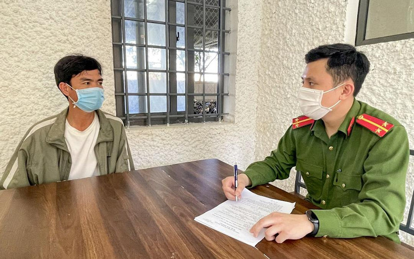 Đối tượng Nguyễn Văn Hà, trú tại thôn Anh Sơn, xã Sơn Hàn, huyện Hương Sơn (Hà Tĩnh) bị cơ quan công an bắt tạm giam về tội cố ý gây thương tích. (Ảnh ÁNH DƯƠNG)