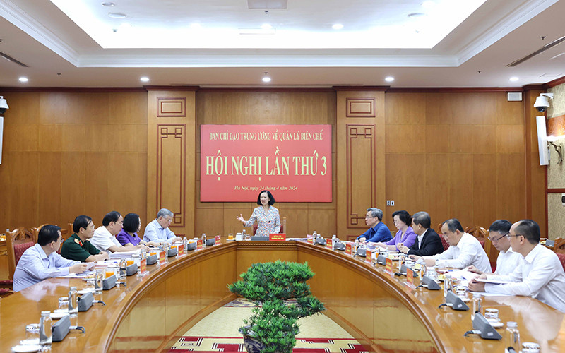 Đồng chí Trương Thị Mai phát biểu tại hội nghị. (Ảnh TTXVN)