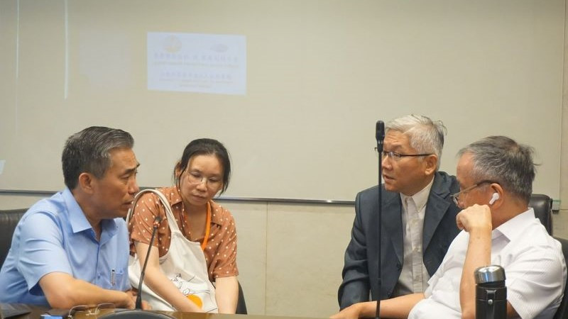 Lãnh đạo VRG trao đổi đàm phám về nội dung Hợp đồng thuê đất và phương án đầu tư với Ngài Chủ tịch cùng Ban lãnh đạo Tập đoàn Waffer (tại Trụ sở Waffer Taiwan)