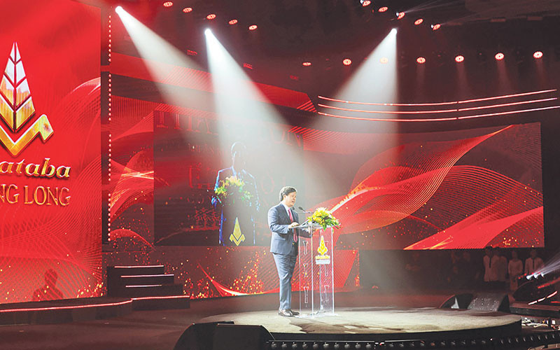 Chủ tịch Hội đồng thành viên Nguyễn Quang Huy phát biểu tại Hội nghị khách hàng năm 2023 Công ty Thuốc lá Thăng Long.