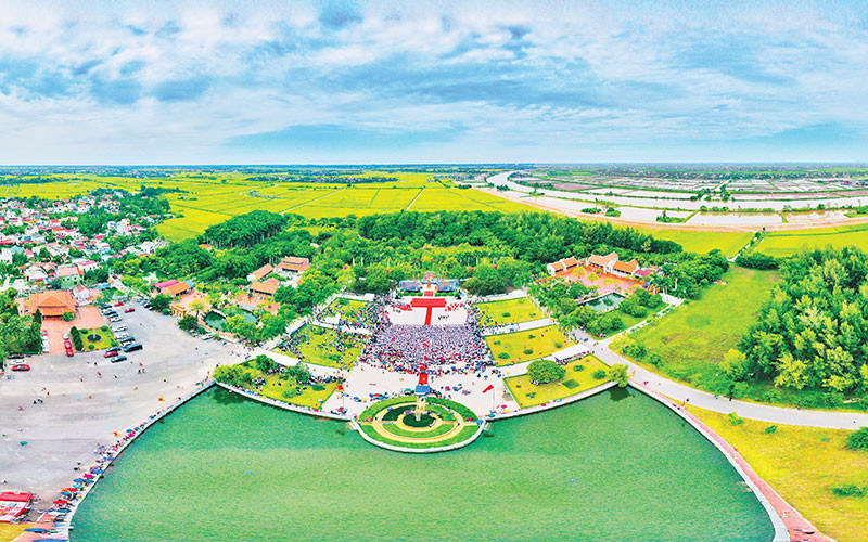 Toàn cảnh Khu di tích Đền thờ Danh nhân văn hóa Trạng Trình Nguyễn Bỉnh Khiêm. (Ảnh ĐỨC NGHĨA)