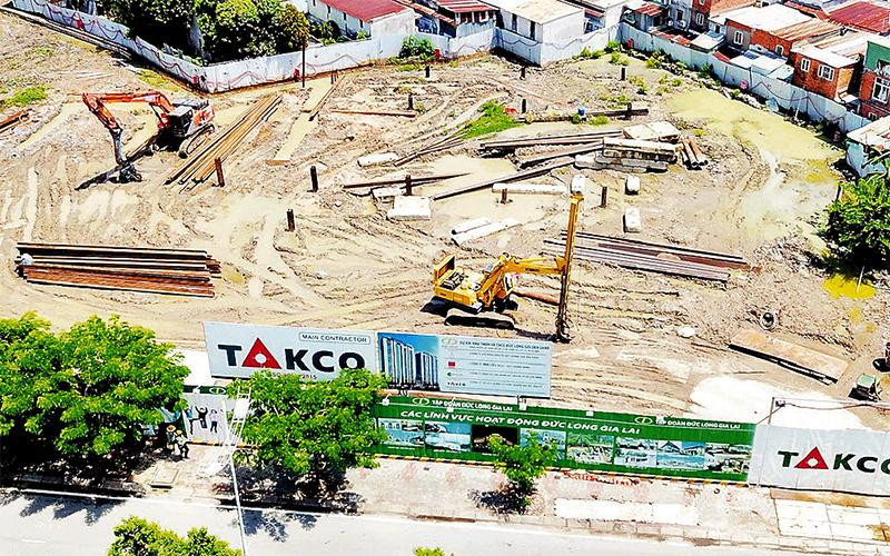 Dự án nhà ở của Công ty Đức Long Gia Lai (Quận 7) đang gặp vướng mắc về pháp lý. 