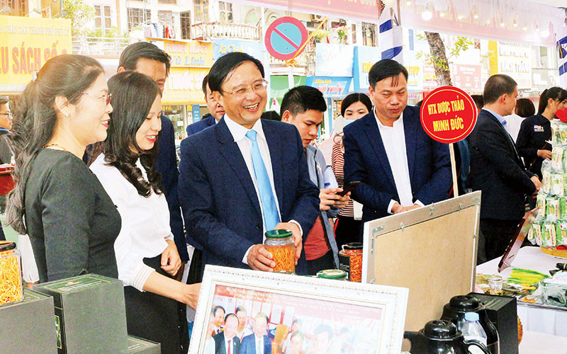 Sản phẩm đông trùng hạ thảo của Hợp tác xã Dược thảo Minh Đức (huyện Lý Nhân) được người tiêu dùng đánh giá cao.