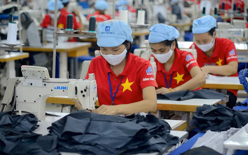 May quần áo xuất khẩu tại Công ty May 10 (thuộc Tập đoàn Dệt may Việt Nam). (Ảnh Hoàng Anh)