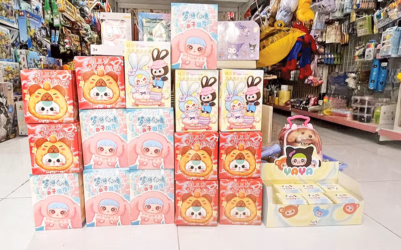 Nhiều sản phẩm Baby Three được bày bán ở một cửa hàng tại thành phố Thủ Đức, Thành phố Hồ Chí Minh.