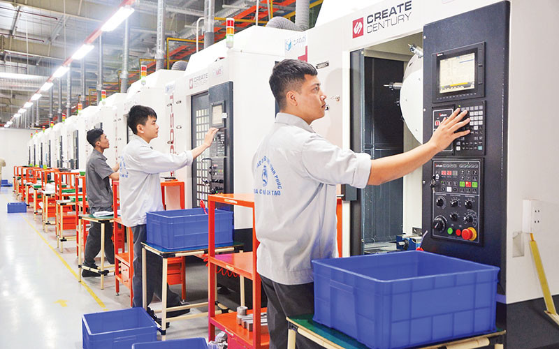 Giờ thực hành của học sinh Trường cao đẳng nghề Vĩnh Phúc.