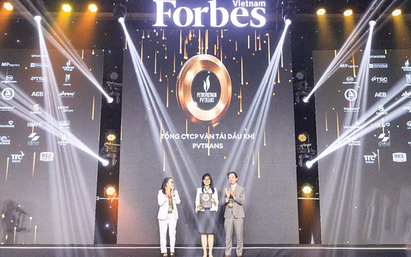 PVtrans - top 50 công ty niêm yết tốt nhất Việt Nam 2024 PVtrans bốn lần vinh danh - một niềm tự hào