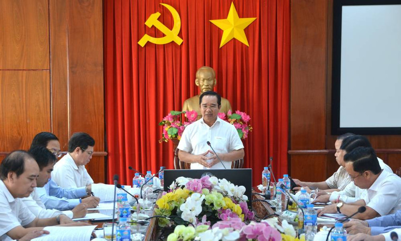 Bí thư Tỉnh ủy Long An Nguyễn Văn Được làm việc với các sở, ngành, huyện Bến Lức và nhà đầu tư các công trình trọng điểm.
