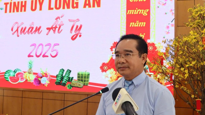 Bí thư Tỉnh ủy Long An Nguyễn Văn Được phát biểu tại buổi họp mặt.