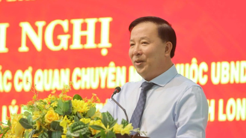 Chủ tịch Ủy ban nhân dân tỉnh Long An Nguyễn Văn Út phát biểu tại Hội nghị.