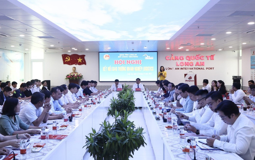 Quang cảnh Hội nghị giao thương doanh nghiệp logistics.