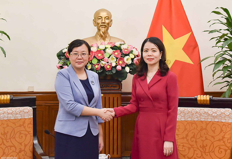Thứ trưởng Ngoại giao Nguyễn Minh Hằng tiếp Phó Thị trưởng thành phố Trùng Khánh, Trung Quốc Trương Quốc Trí. (Ảnh: Bộ Ngoại giao)