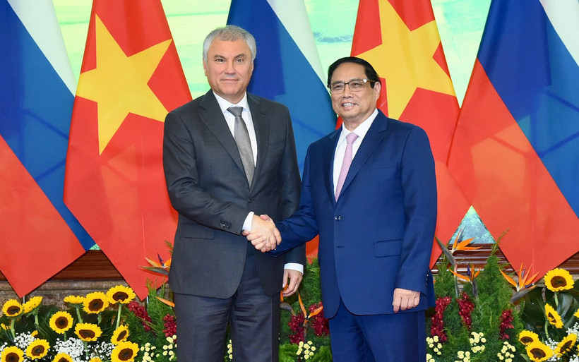 Thủ tướng Phạm Minh Chính và Chủ tịch Duma Quốc gia Quốc hội Liên bang Nga Vyacheslav Volodin.