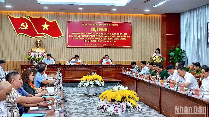 Quang cảnh hội nghị sơ kết chỉ thị đặc thù tại Cà Mau vào chiều 28/3.