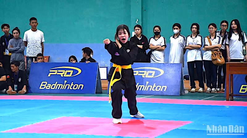 Vận động viên tham gia thi đấu môn võ cổ truyền tại Hội khỏe Phù Đổng tỉnh Cà Mau lần thứ 13 năm 2024.