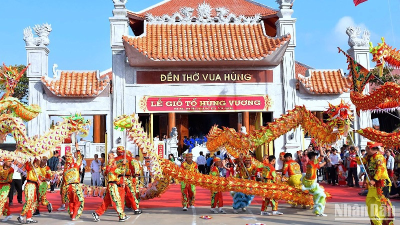 Nghi thức lễ tại Ngày Giỗ Tổ Vua Hùng tỉnh Cà Mau. 