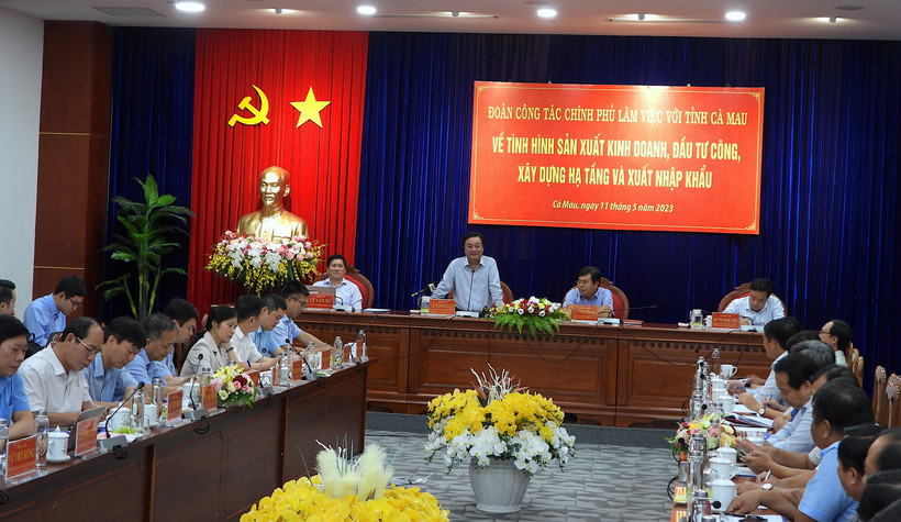Đoàn công tác của Chính phủ do Bộ trưởng Lê Minh Hoan làm Trưởng đoàn làm việc với tỉnh Cà Mau vào sáng 11/5.