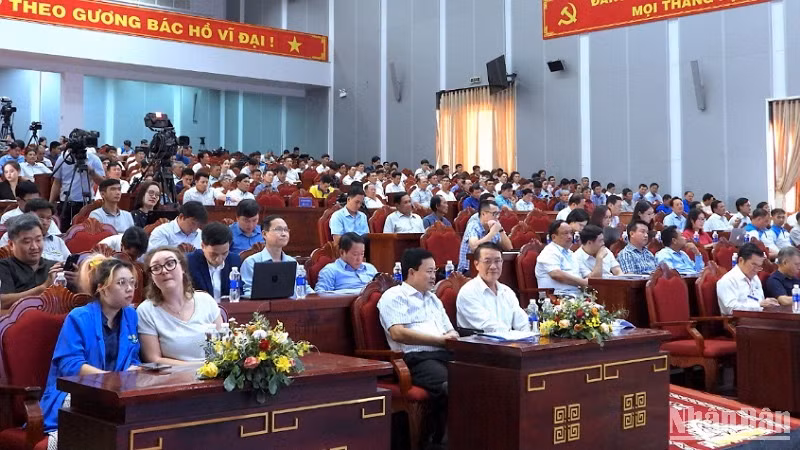 Hội nghị bàn giải pháp phát triển bền vững ngành hàng tôm quy tụ hơn 250 chuyên gia, nhà khoa học, doanh nghiệp… chủ lực trong chuỗi ngành tôm.