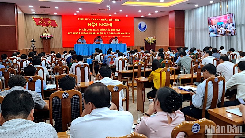 Hội nghị trực tuyến tại Cà Mau triển khai phương hướng, nhiệm vụ, giải pháp 6 tháng còn lại của năm 2024.