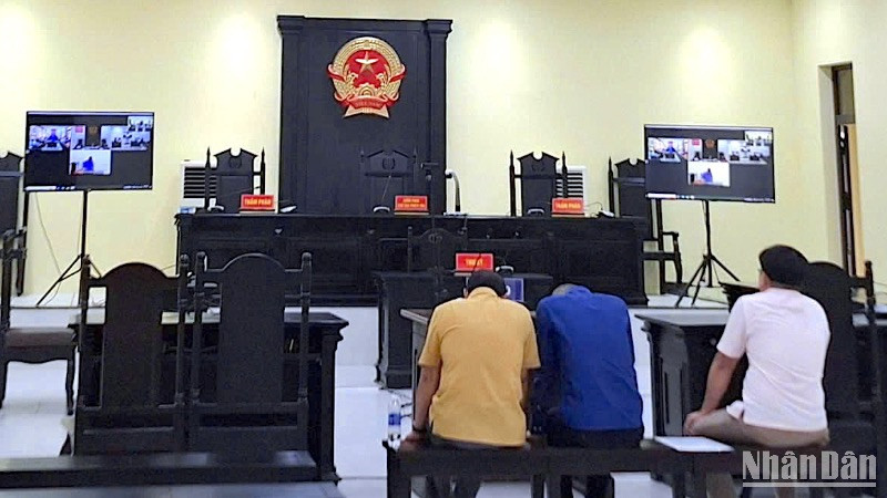 Các bị cáo tại phiên tòa phúc thẩm được xét xử trực tuyến vào sáng 14/3.