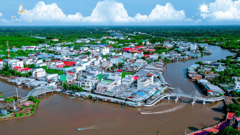 Xứ sở Đầm Dơi sau chặng đường 40 năm xây dựng, phát triển. Trong ảnh là một góc trung tâm thị trấn Đầm Dơi, huyện Đầm Dơi, tỉnh Cà Mau. (Ảnh: HOÀNG GIANG). 