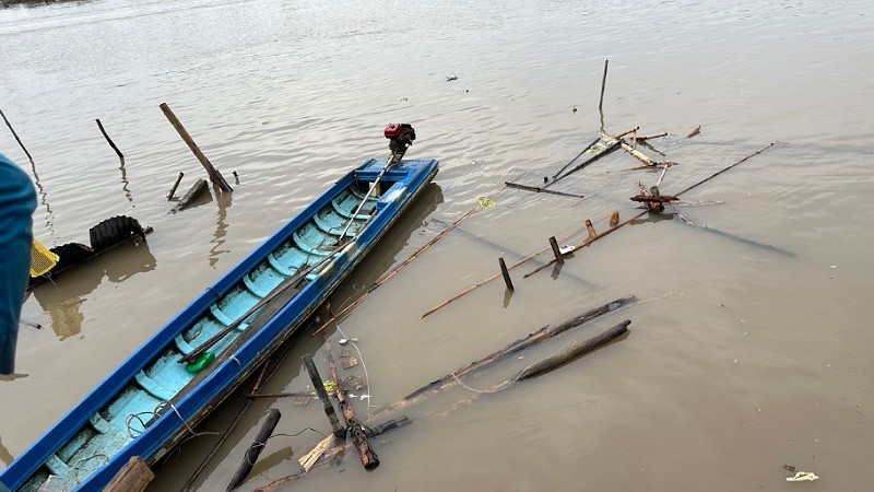Sạt lở trong đêm 19/5 nhấn chìm hoàn toàn căn nhà của ông Nguyễn Văn Khuya, ấp kinh 17, xã Tam Giang, huyện Năm Căn, tỉnh Cà Mau. 