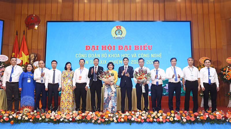 Ban Chấp hành Công Đoàn Bộ Khoa học và Công nghệ nhiệm kỳ 2023-2028 ra mắt Đại hội.