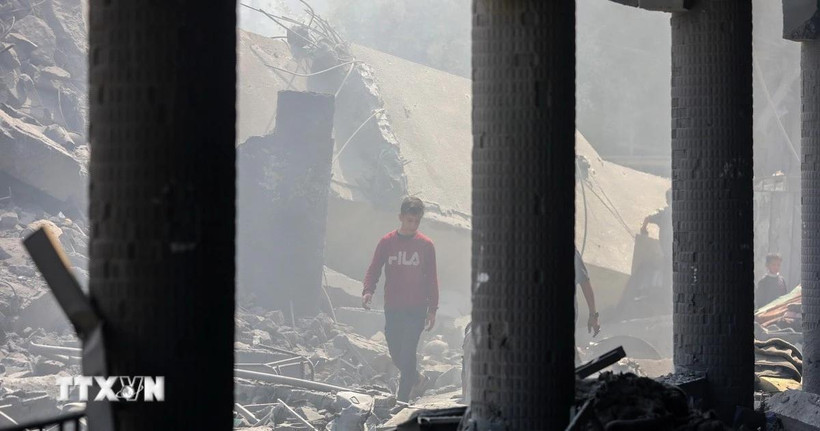 Cảnh đổ nát sau cuộc không kích của Israel tại Gaza. (Ảnh: THX/TTXVN)