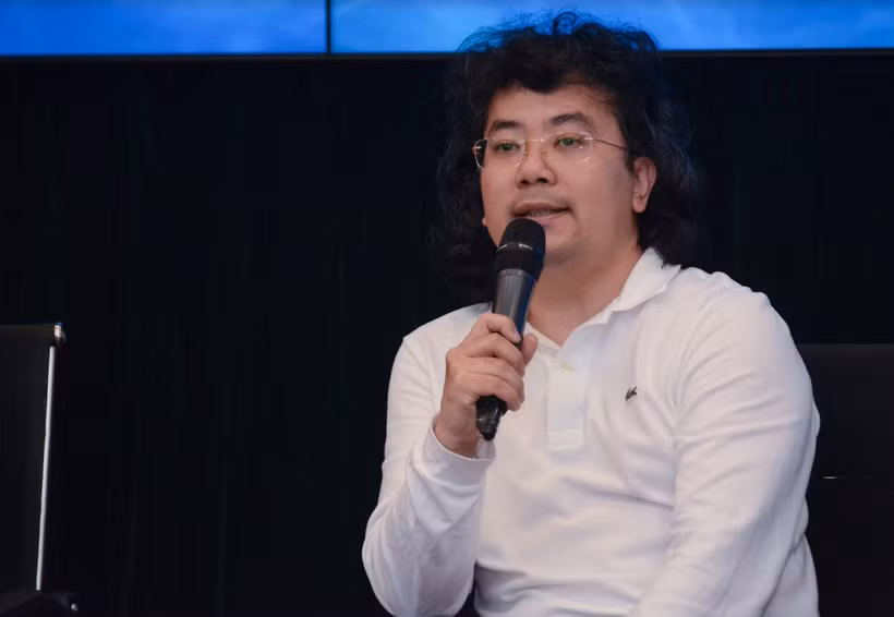 PGS. TS Tạ Hải Tùng cho rằng ChatGPT sẽ khó có thể thay thế con người, bởi ứng dụng này chỉ có thể tổng hợp thông tin, nhưng lại không có tư duy phản biện.