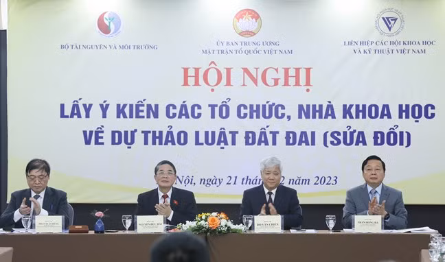 Ủy ban Trung ương Mặt trận Tổ quốc Việt Nam phối hợp Liên hiệp các Hội Khoa học và Kỹ thuật Việt Nam, Bộ Tài nguyên và Môi trường tổ chức Hội nghị lấy ý kiến các tổ chức, nhà khoa học về dự thảo Luật Đất đai (sửa đổi) vào ngày 21/2/2023.
