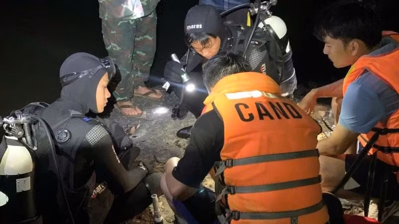 Lực lượng Cảnh sát Phòng cháy, chữa cháy và Cứu nạn, cứu hộ, Công an tỉnh Đắk Lắk triển khai phương án cứu hộ.