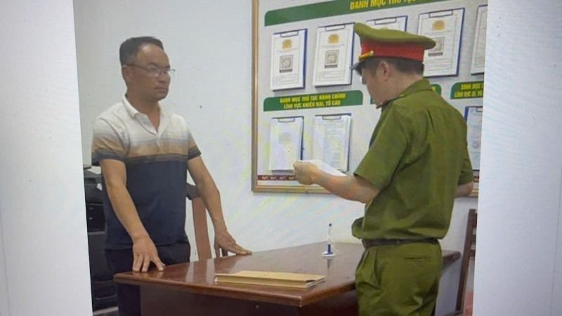 Cơ quan Cảnh sát điều tra Công an tỉnh Đắk Lắk công bố Quyết định khởi tố bị can đối với Ngô Văn Trúc.