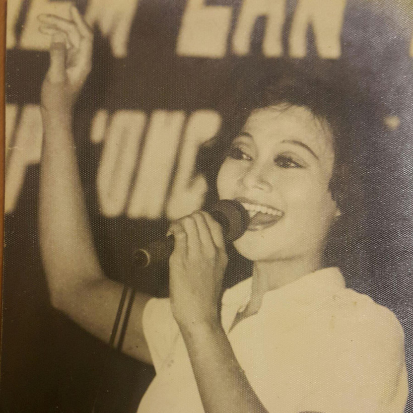 Nhạc sỹ Quỳnh Hợp khi còn biểu diễn trên sân khấu