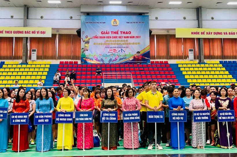 Công đoàn Viên chức Việt Nam phối hợp Tổng cục Thể dục Thể thao tổ chức giải thể thao trong cán bộ, công chức, viên chức, người lao động. 