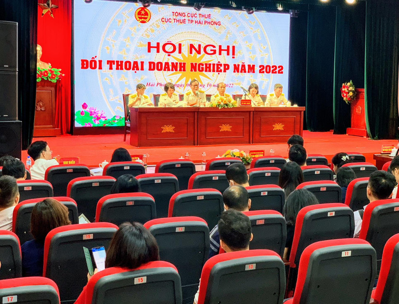 Quang cảnh hội nghị đối thoại với doanh nghiệp của Cục Thuế Hải Phòng.