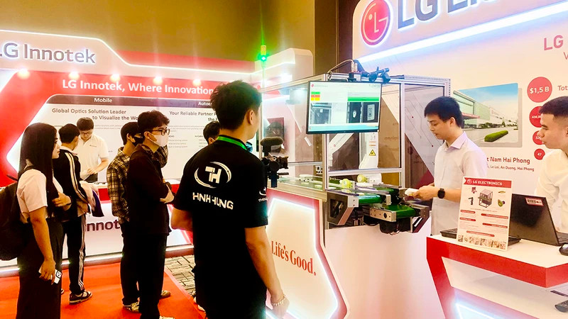 Giới thiệu công nghệ sản xuất hiện đại của Tập đoàn LG tại Hải Phòng.