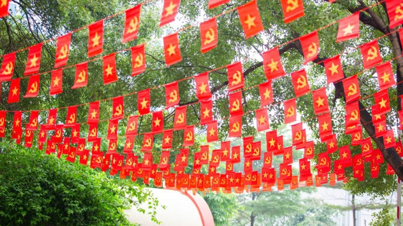 Sắc đỏ rực rỡ tại Viện Huyết học-Truyền máu Trung ương.